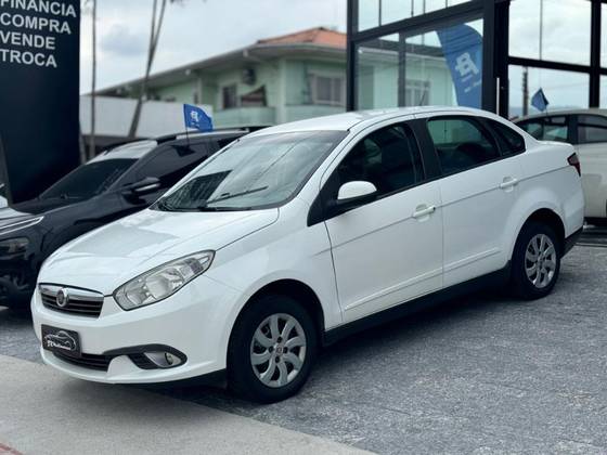 FIAT GRAND SIENA 1.4 MPI ATTRACTIVE 8V FLEX 4P MANUAL FIAT GRAND SIENA 1.4 MPI ATTRACTIVE 8V FLEX 4P MANUAL